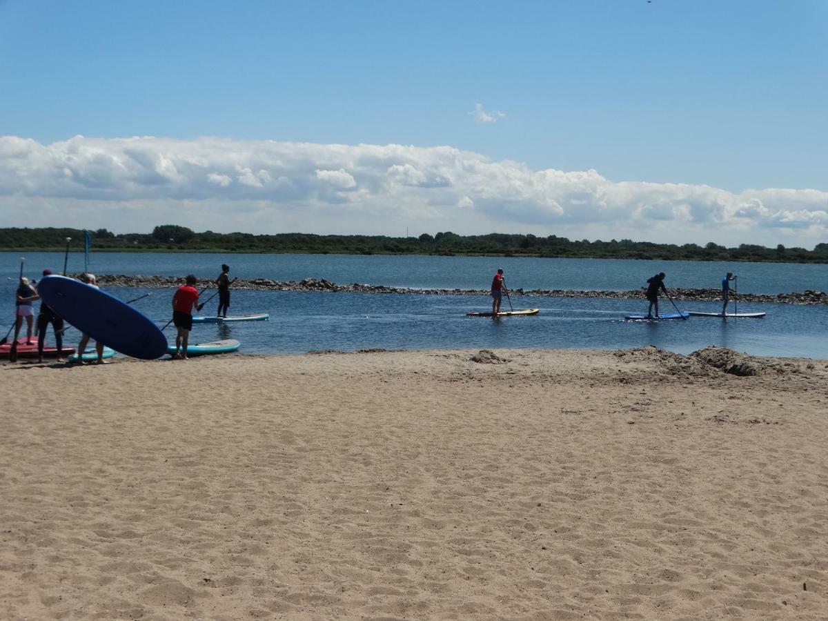 Beach Lodges Oostvoorne Exterior photo